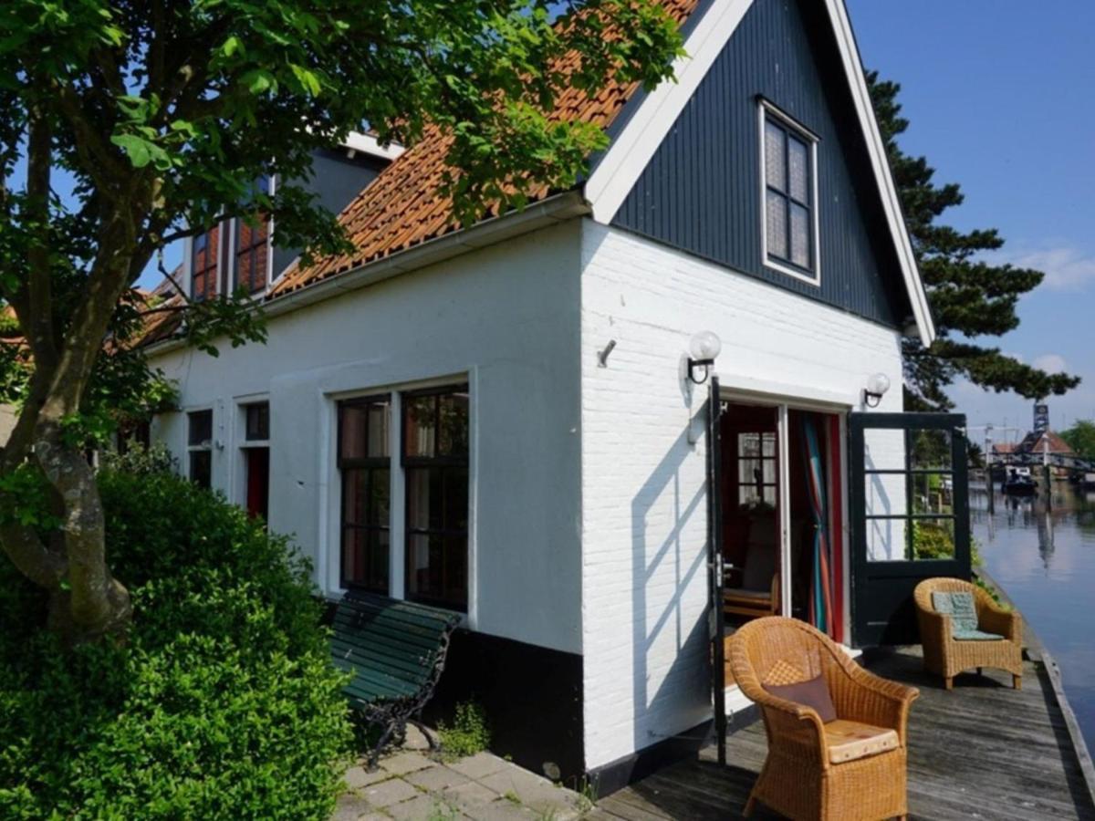 Lovely Holiday Home In Hindeloopen Exterior photo