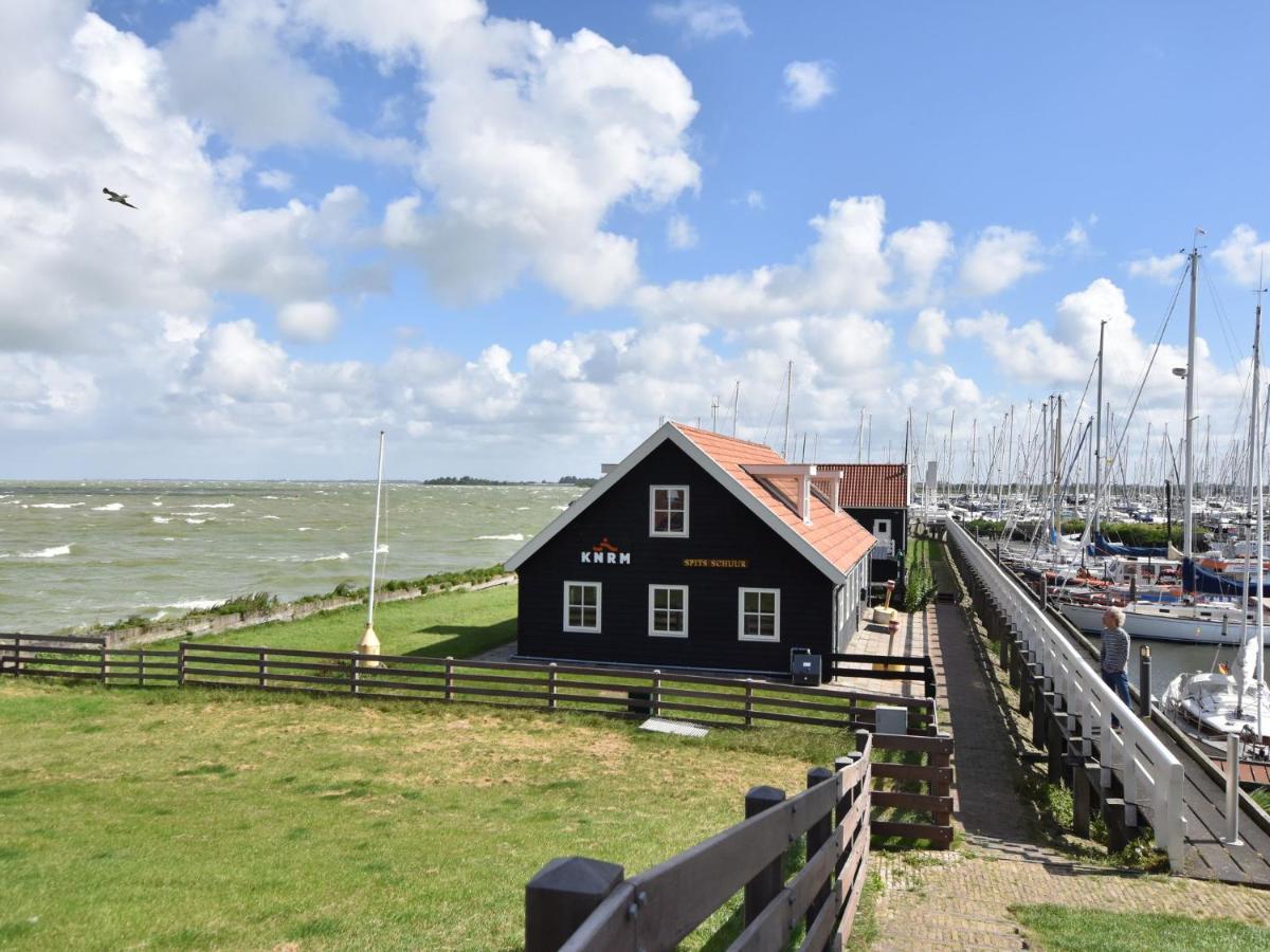Lovely Holiday Home In Hindeloopen Exterior photo